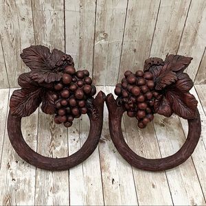 Rare Pair C.W. Kirsch Grape Bunch Leaf Curtain Drapery Finials